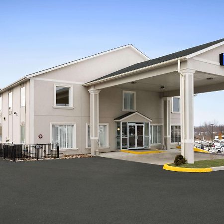 Days Inn By Wyndham Woodstock Exterior foto