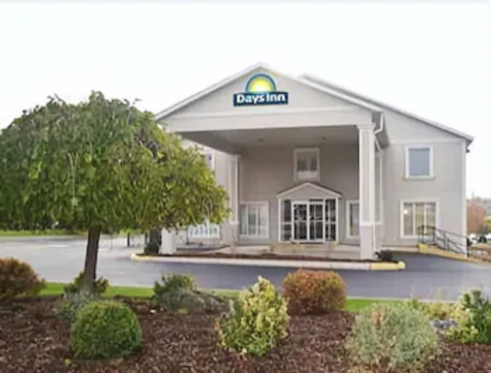 Days Inn By Wyndham Woodstock Exterior foto